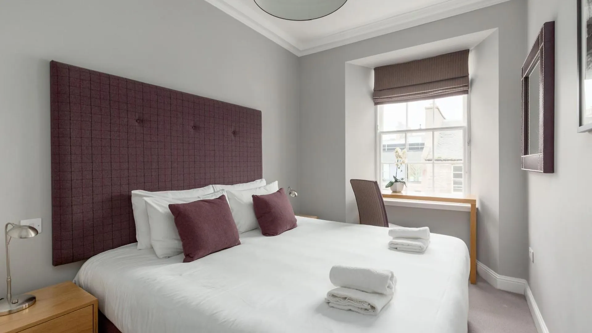 Destiny Scotland - Princes Street Residence Edinburgh Apartment