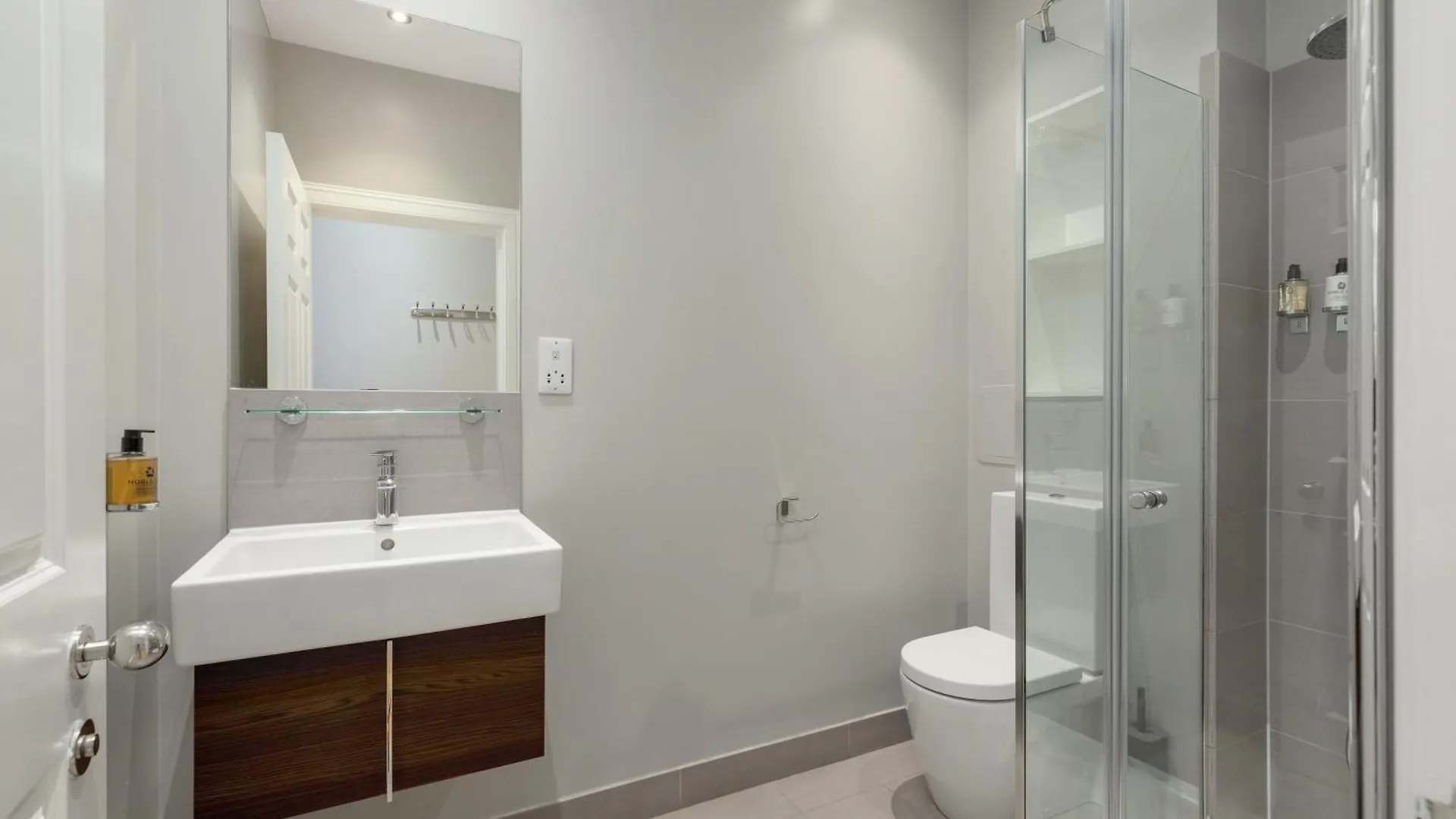 Apartment Destiny Scotland - Princes Street Residence Edinburgh