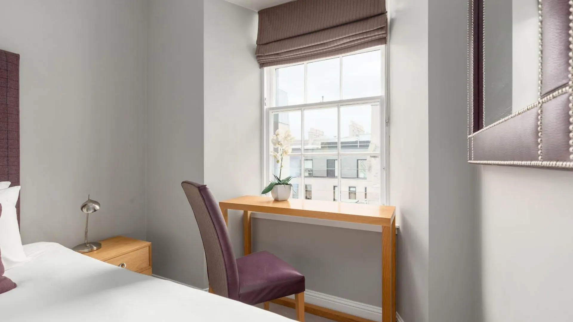 Apartment Destiny Scotland - Princes Street Residence Edinburgh